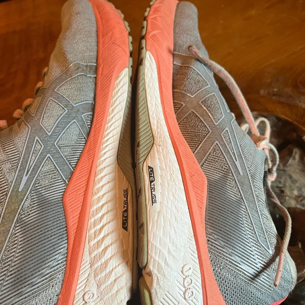 ASICS GT-2000 10 Running Shoes 9.5 Sheet Rock Pink Rave Stability Sneakers